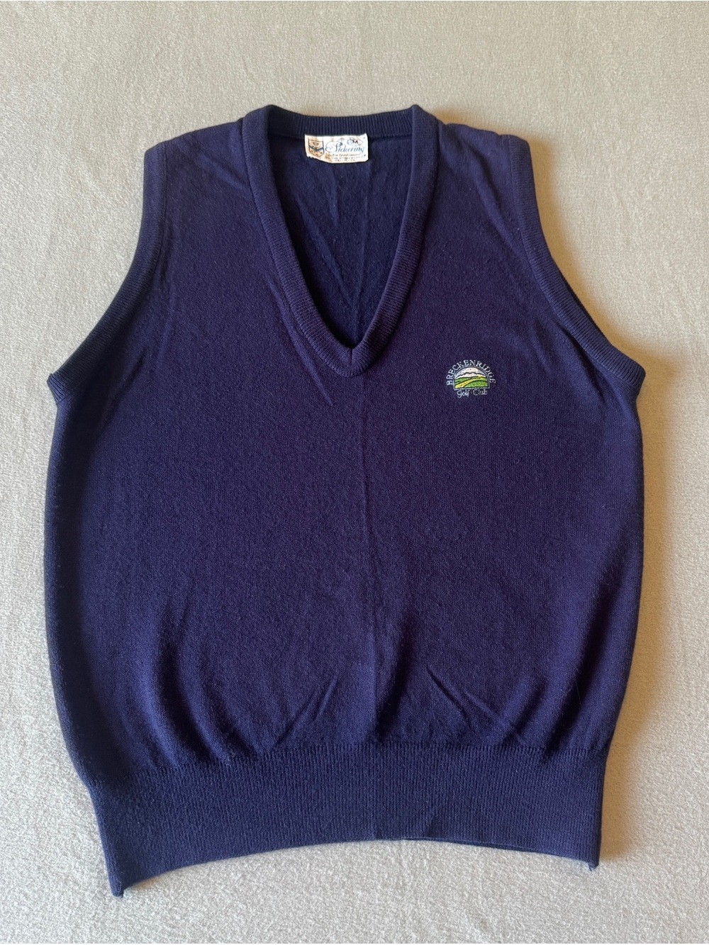 Pickering Men's V-Neck Golf Sweater Vest Med Navy Breckenridge Golf Club Logo